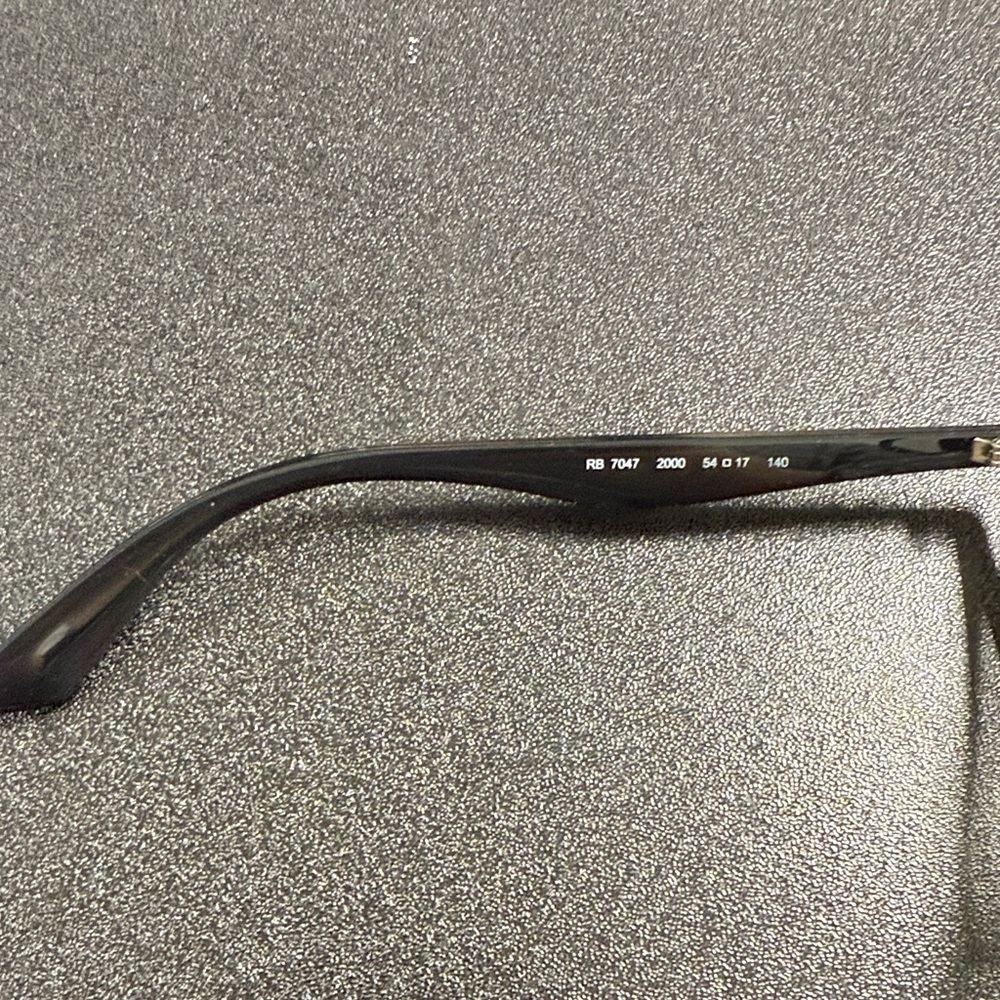 Ray-Ban Classic Black Glasses with Case rb7047 - Picture 2 of 4